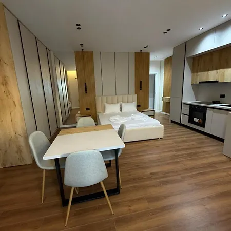 Apartament 招待所 *